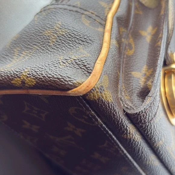 EUC Louis Vuitton Manhattan PM Monogram 👜 handbag with lock and key #314